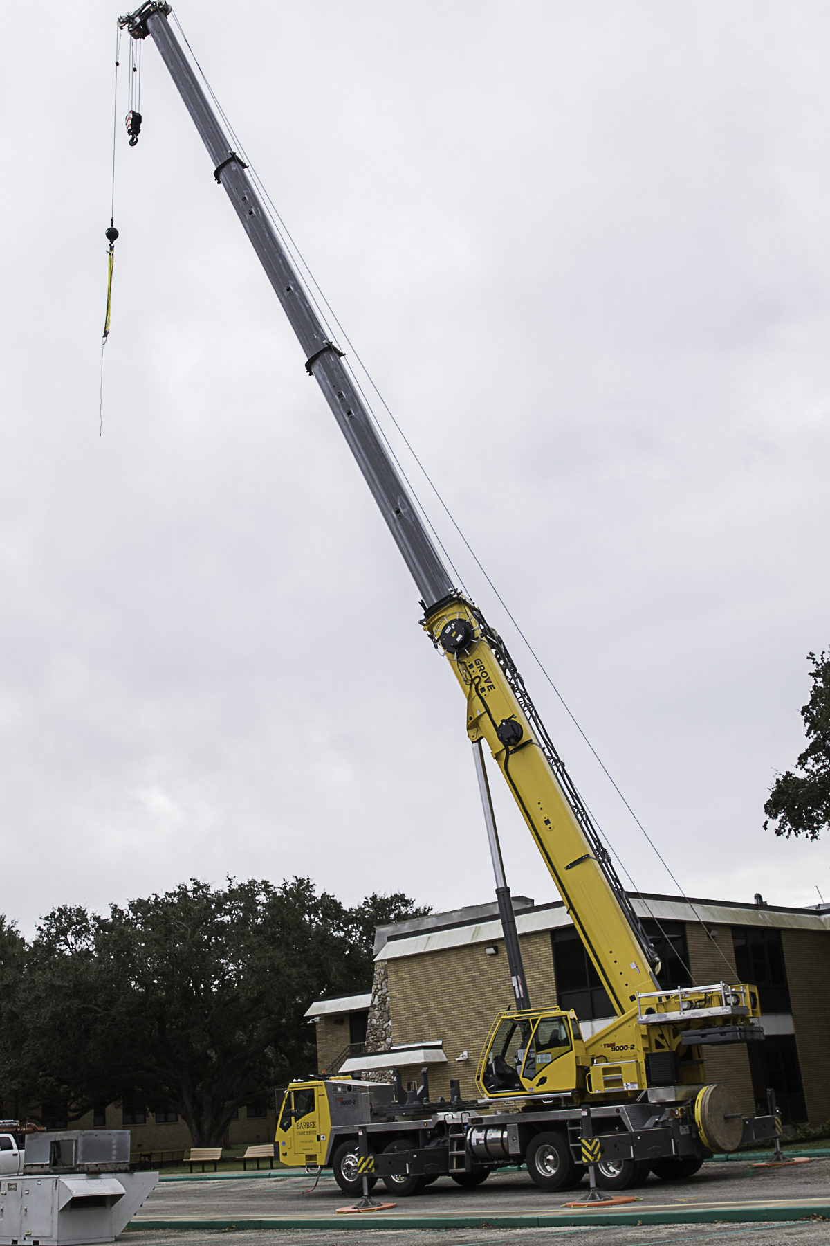 Barbee Crane Services assists with the replacement of rooftop air-conditioning units at the Mullins Hall dorm on the Wharton campus. WCJC has undertaken a variety of projects aimed at improving campus buildings.