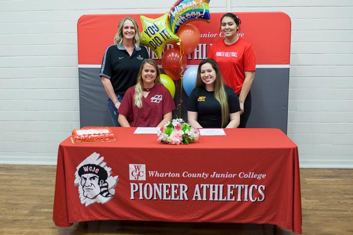 VOLLEYBALL SIGNING DAY