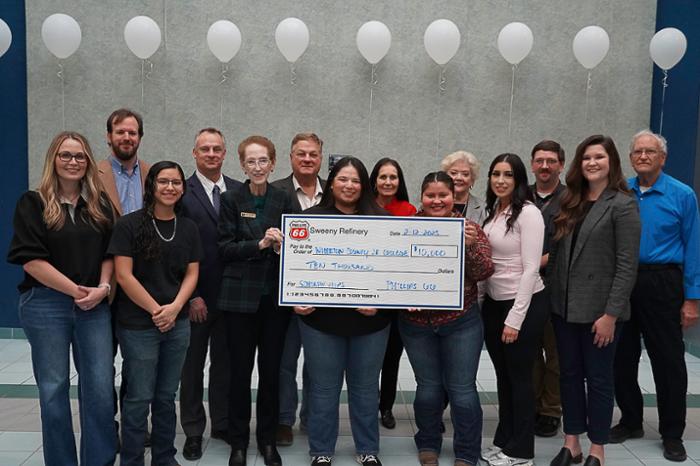 Phillips 66 recently made a $10,000 donation to the Wharton County Junior College Foundation toward vocational scholarships at WCJC. 